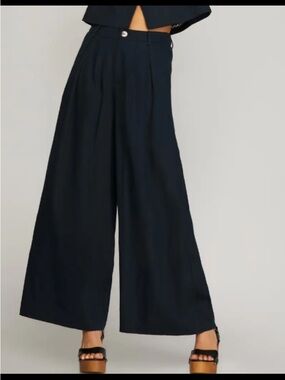 🌷 2 for $15 Wide Leg High-Rise Pants in Navy